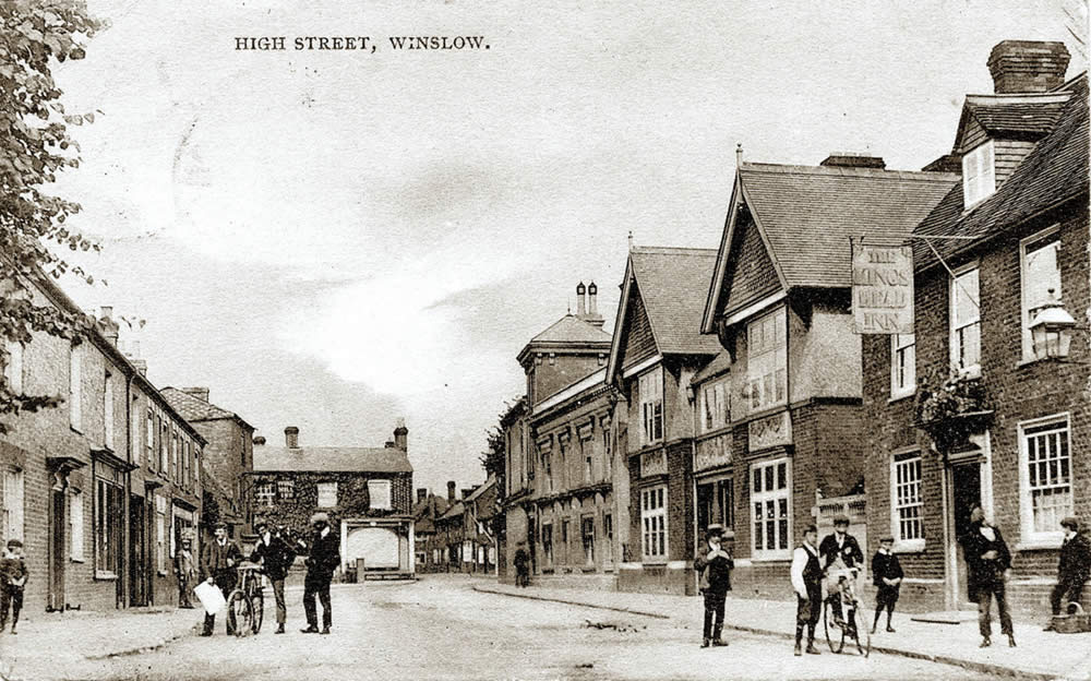 High Street looking north